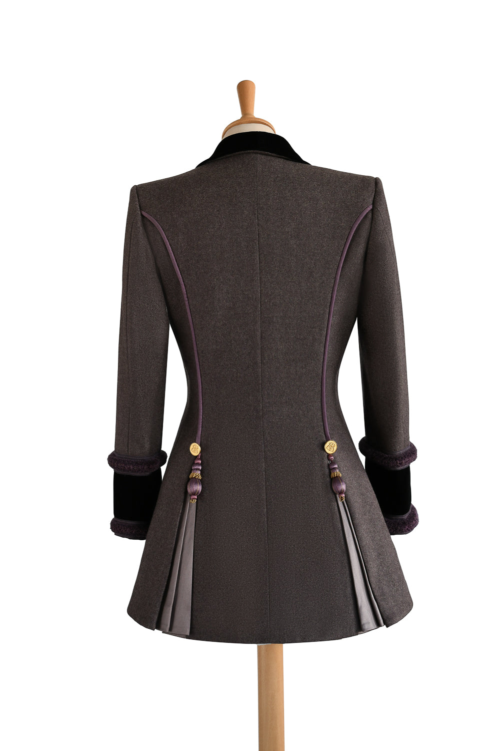 Reynolds No.5 in Heather Lavender with Black Velvet back view