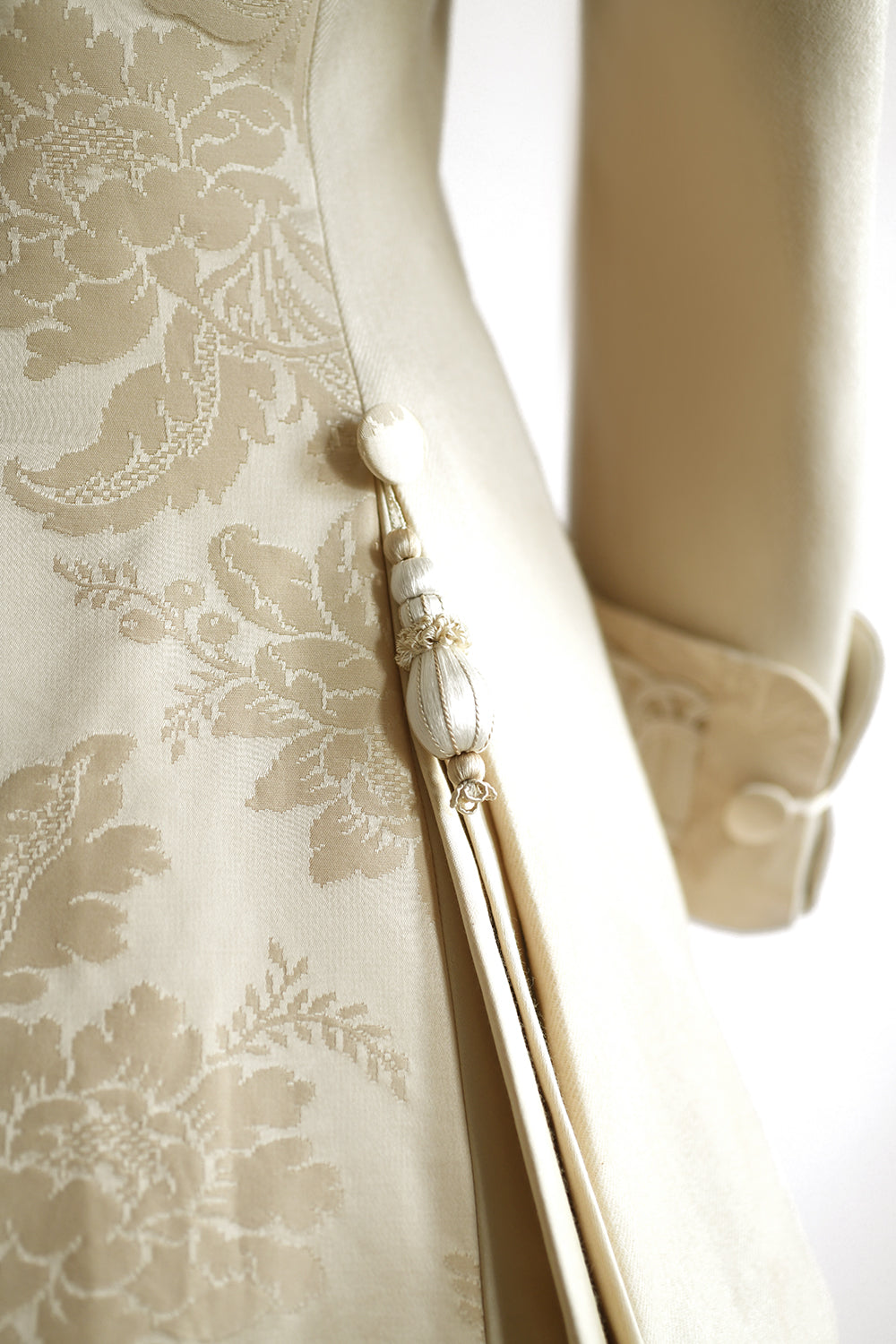 Gainsborough No.1 in Ivory back detail