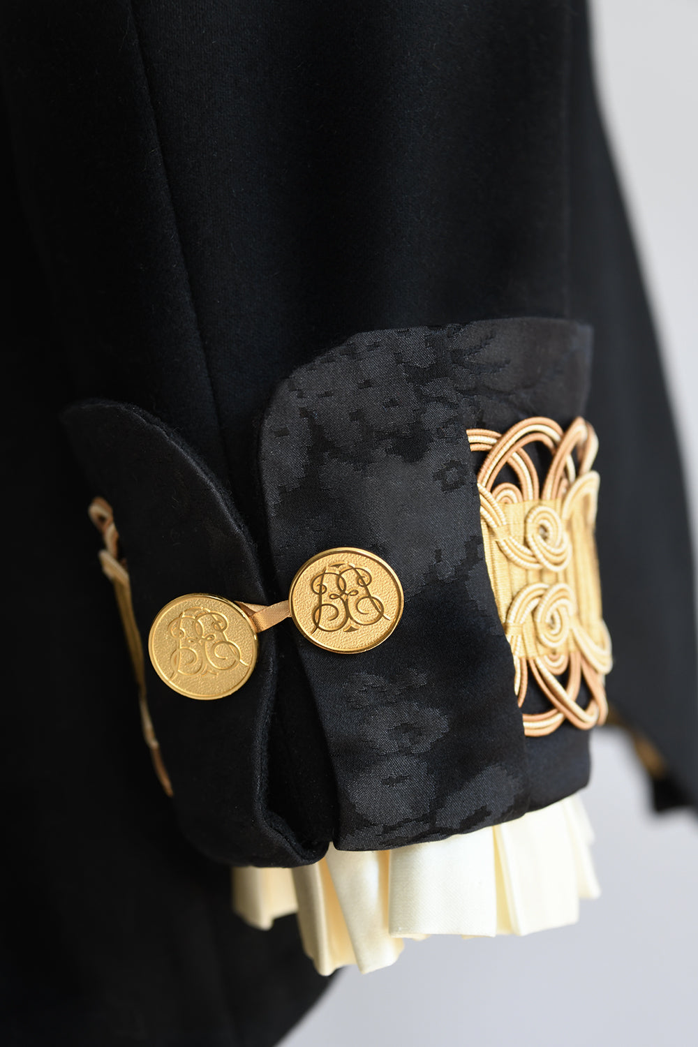 Gainsborough No.2 in Black and Gold cuff detail